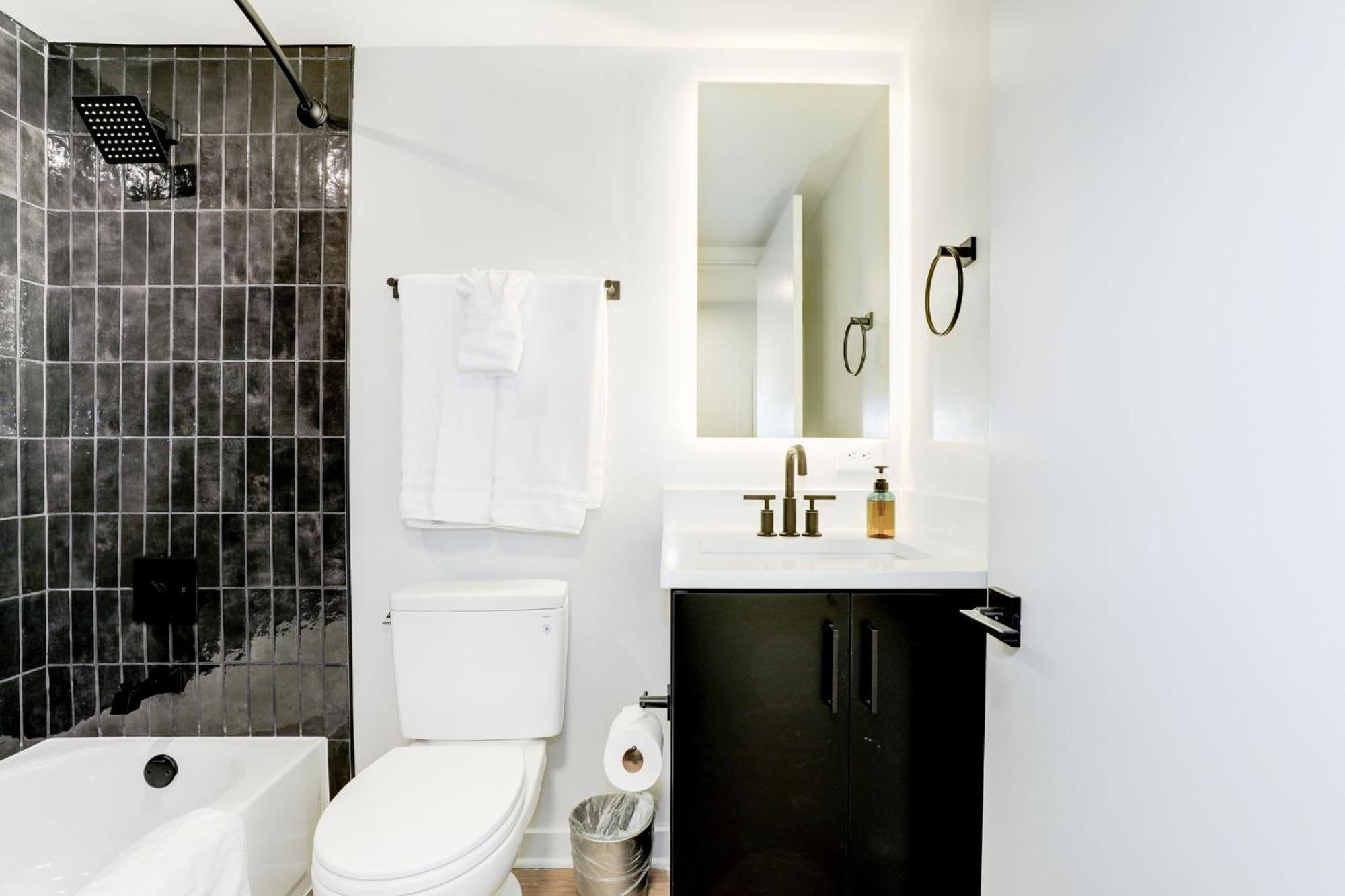 2Br Comfort Apartment In Prime Location أرلنغتون المظهر الخارجي الصورة