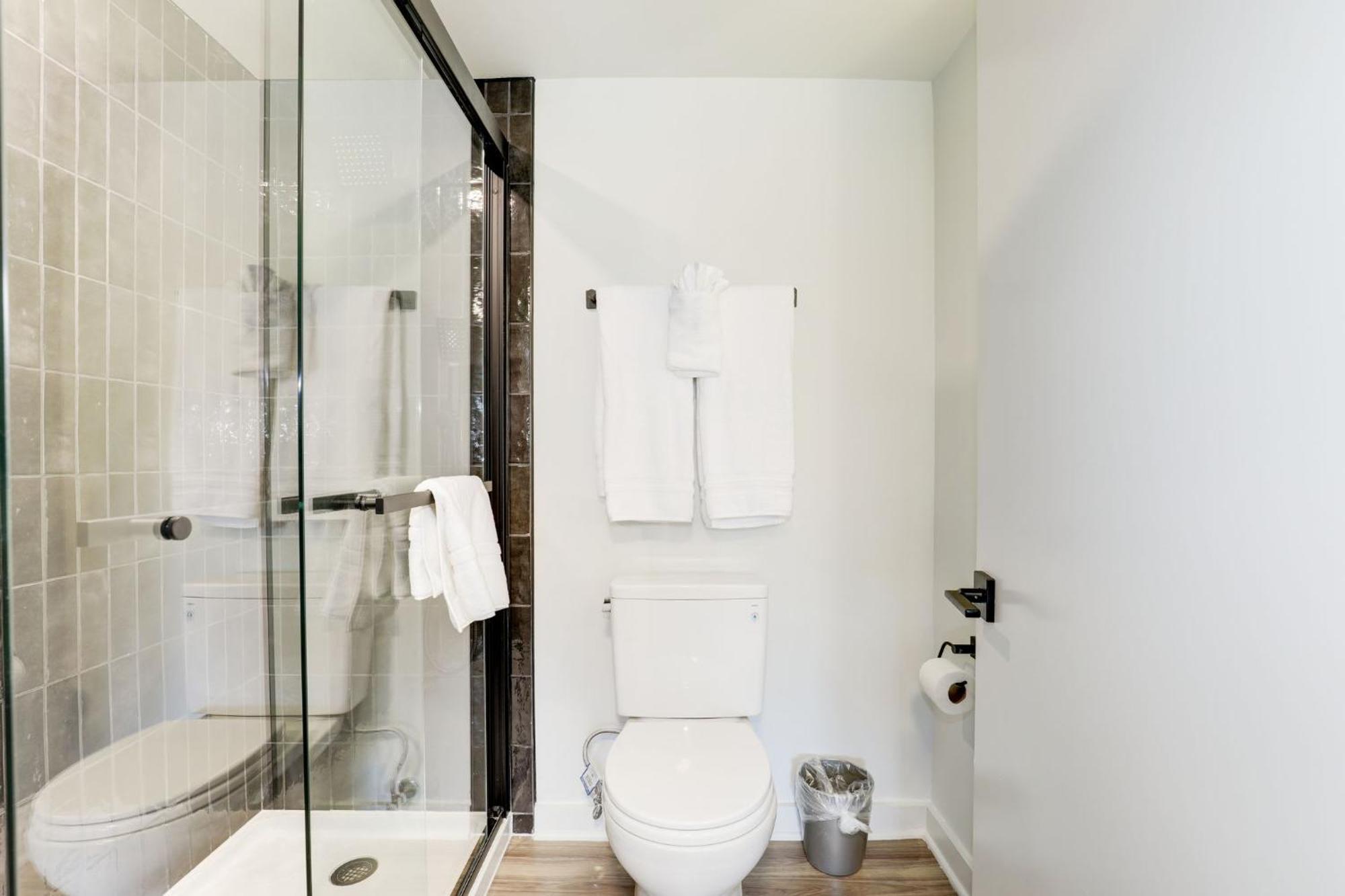 2Br Comfort Apartment In Prime Location أرلنغتون المظهر الخارجي الصورة