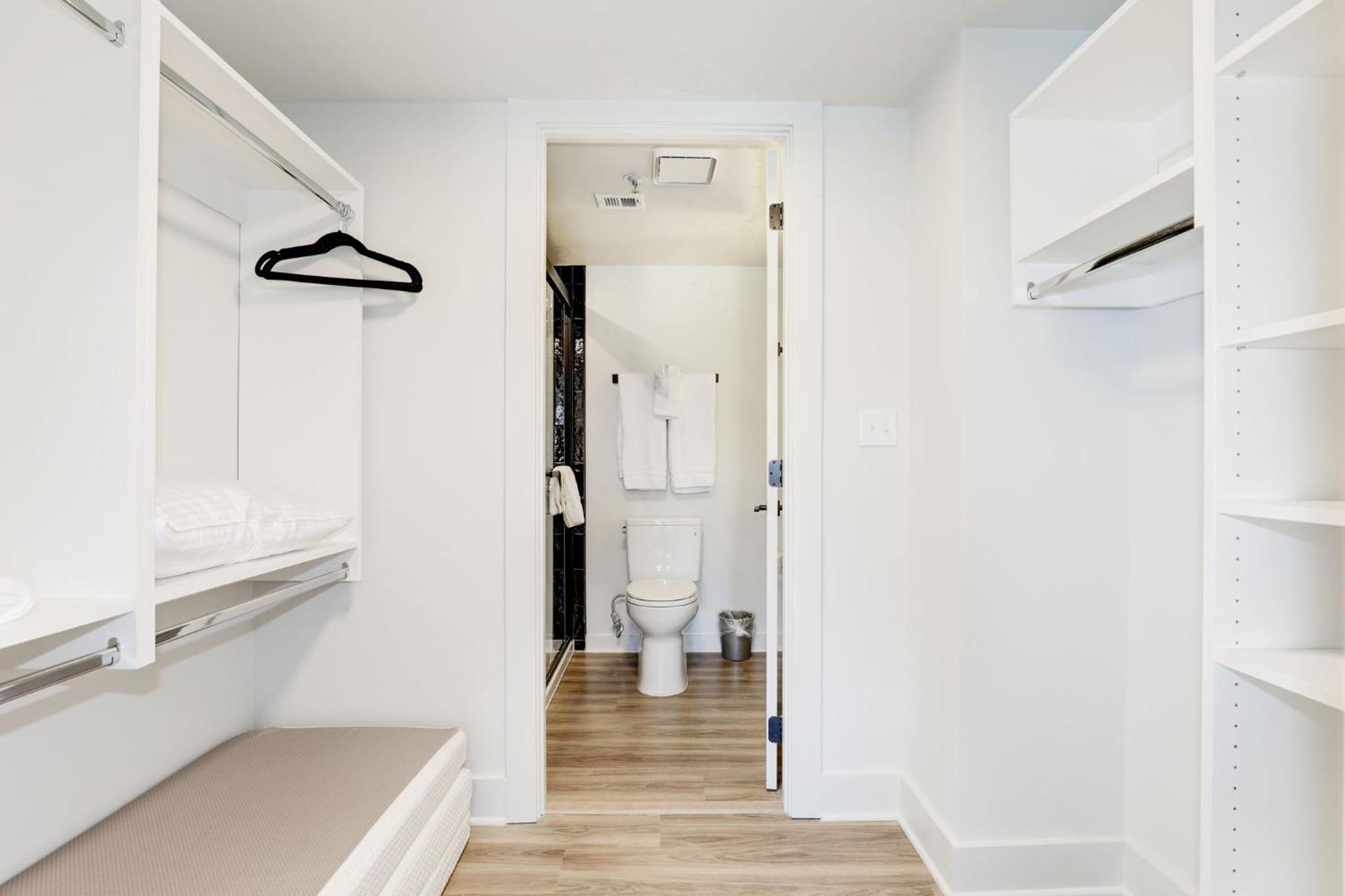 2Br Comfort Apartment In Prime Location أرلنغتون المظهر الخارجي الصورة
