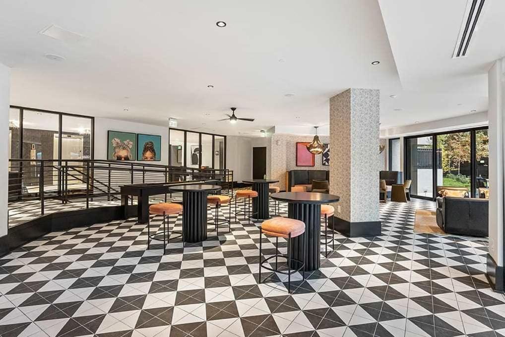 2Br Comfort Apartment In Prime Location أرلنغتون المظهر الخارجي الصورة